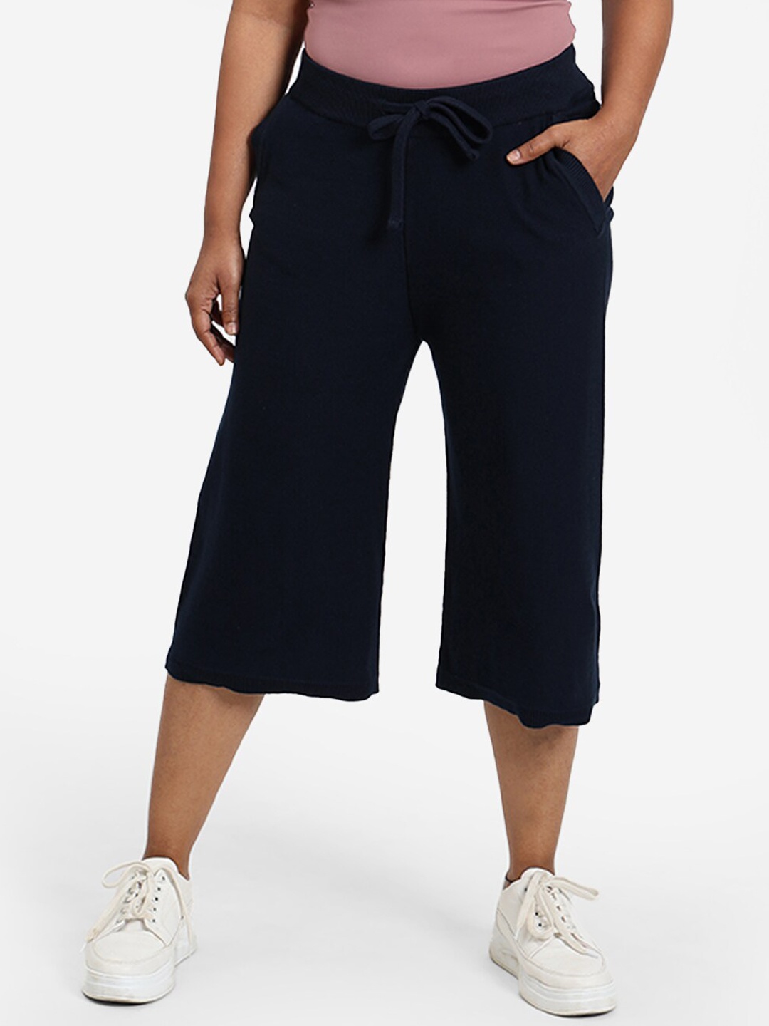 

Blissclub Women Mid-Rise Cotton Capris, Black