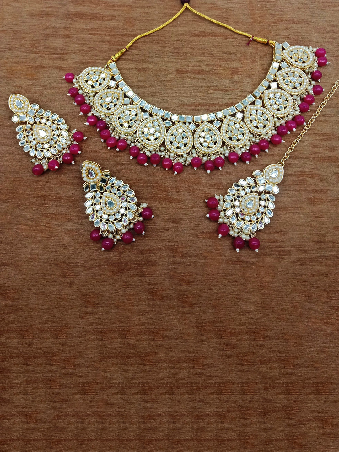 

AASHISH IMITATION Gold-Plated Kundan-Studded & Beaded Jewellery Set