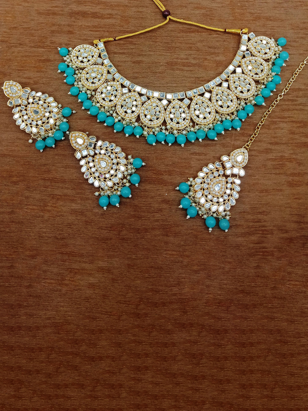 

AASHISH IMITATION Gold-Plated Artificial Stone & Beads-Studded & Beaded Jewellery Set