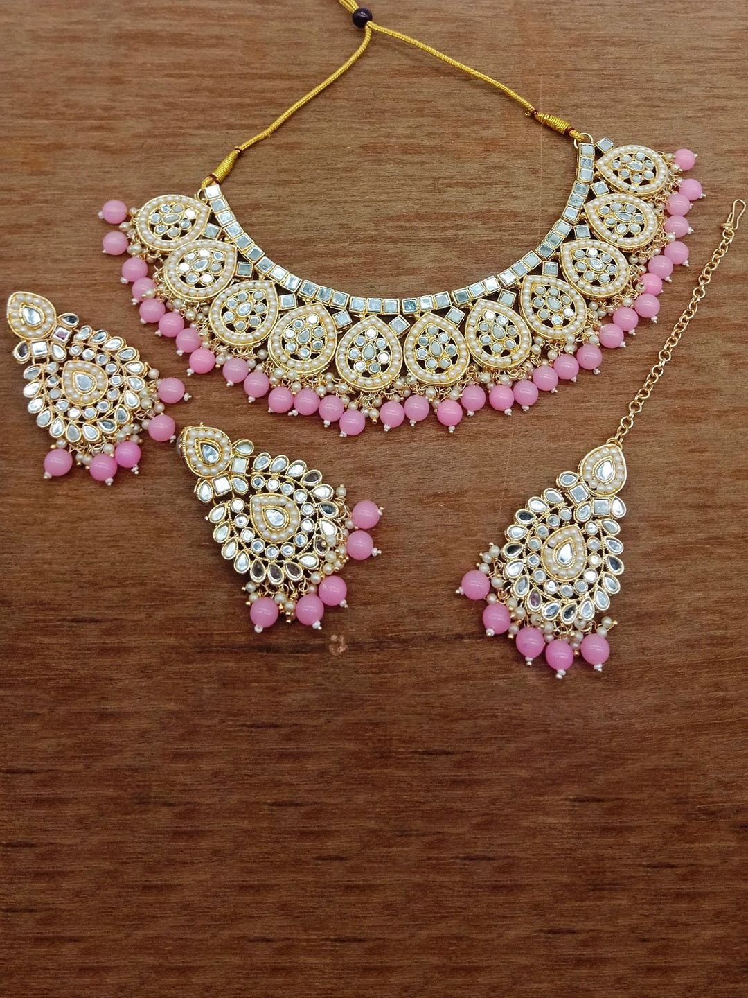 

AASHISH IMITATION Gold-Plated Mirror Kundan-Studded & Beaded Jewellery Set