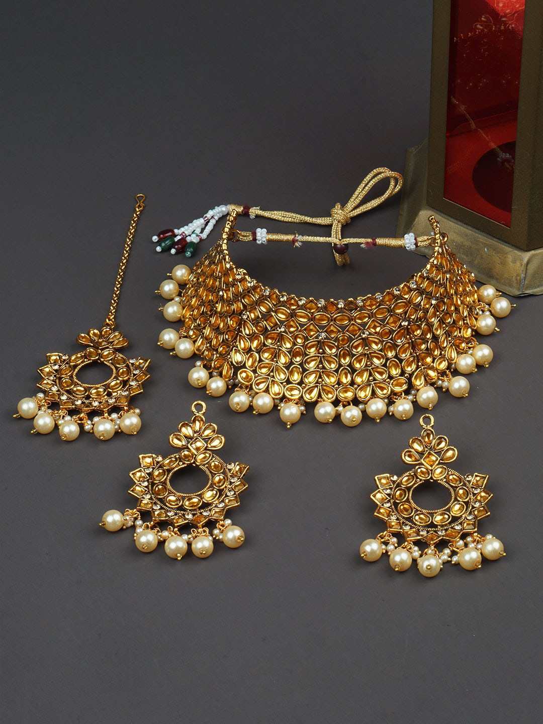 

Matushri Art Gold-Plated Kundan Studded & Beaded Jewellery Set