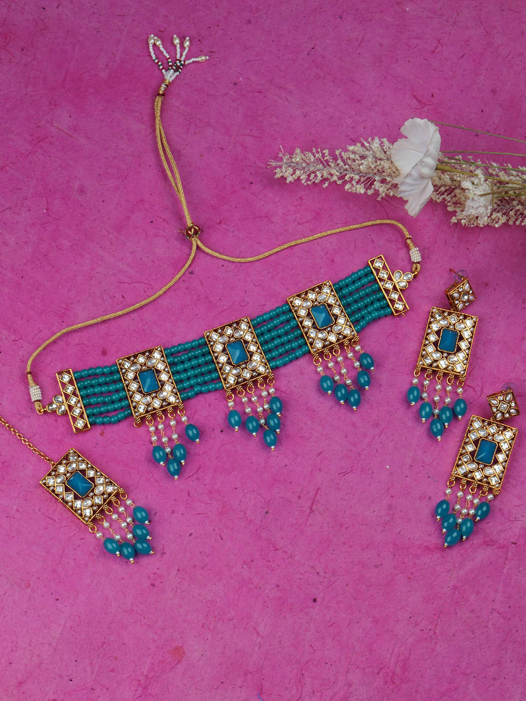 

Matushri Art Gold-Plated Stone Studded & Beaded Jewellery Set With Maang Tikka