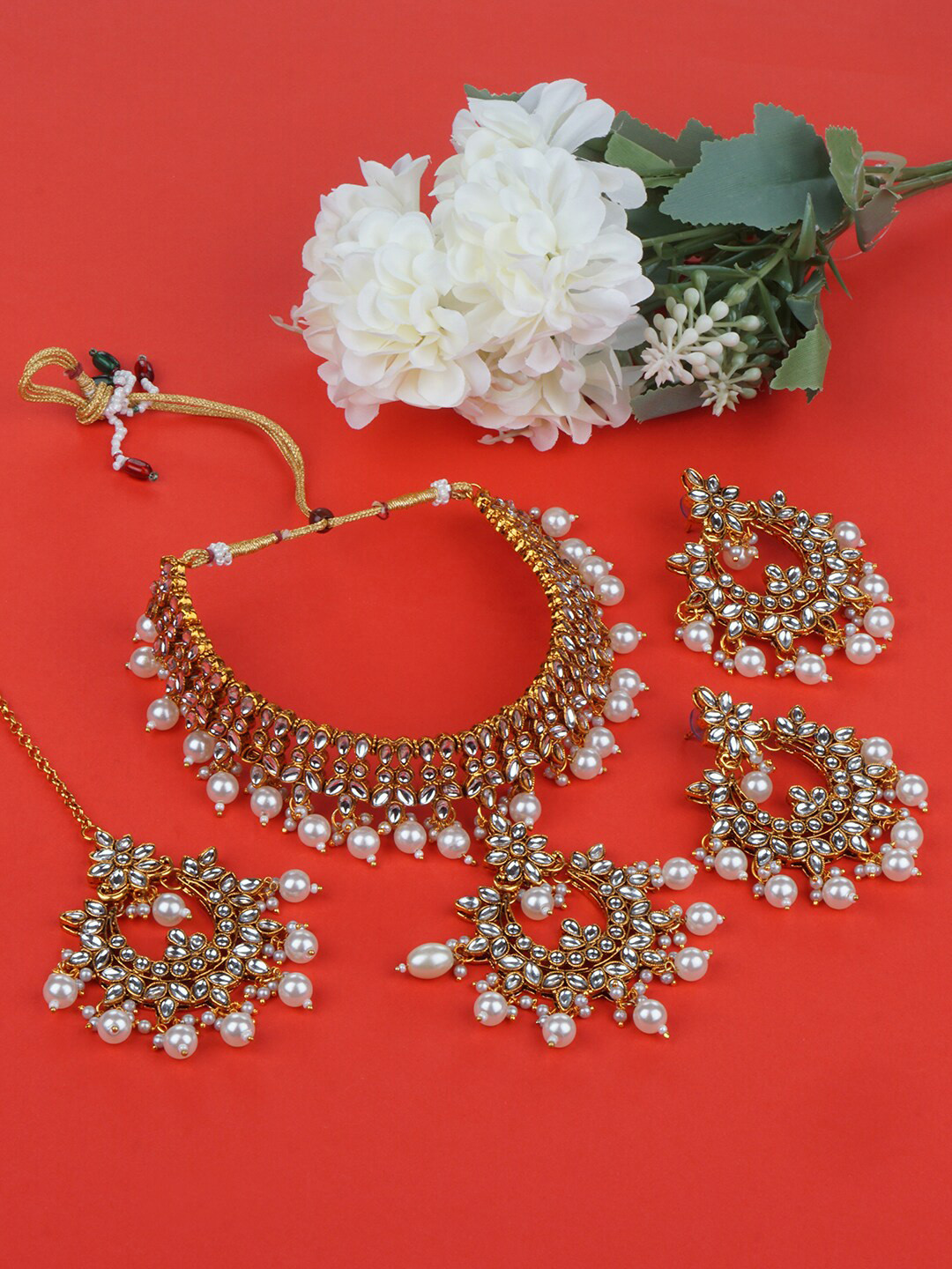 

Matushri Art Gold-Plated Studded & Beaded Jewellery Set