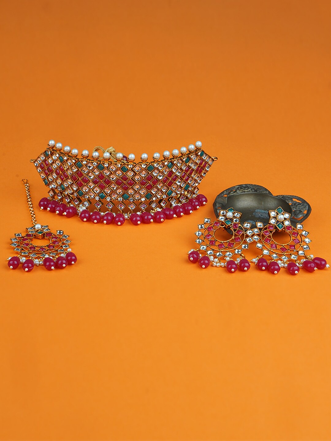 

Matushri Art Gold-Plated Stone Studded & Beaded Jewellery Set