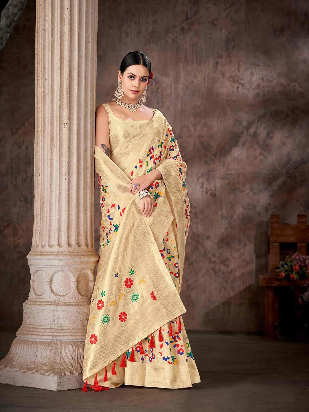 

Silk Land Floral Woven Design Zari Saree, Gold