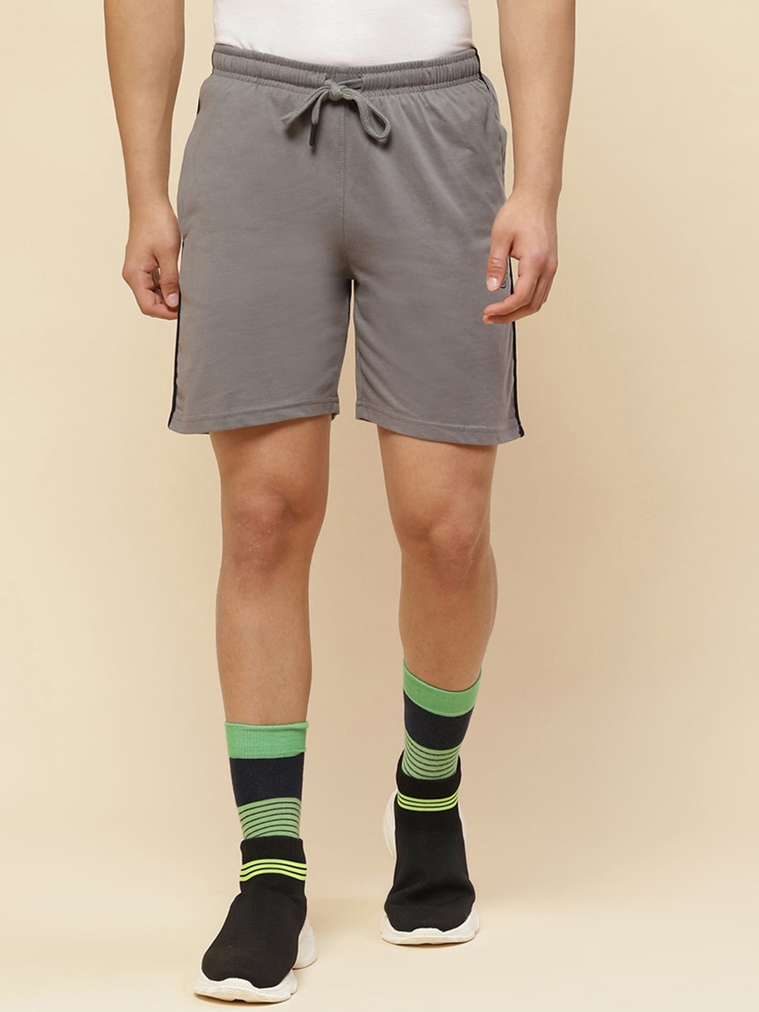 

Cloak & Decker by Monte Carlo Men Mid Rise Regular Fit Cotton Shorts, Grey