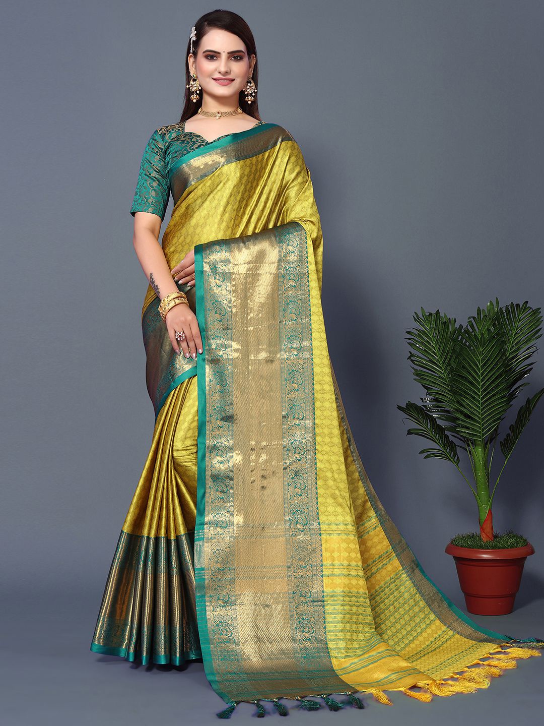 

Mitera Green & Gold-Toned Woven Design Zari Silk Cotton Saree