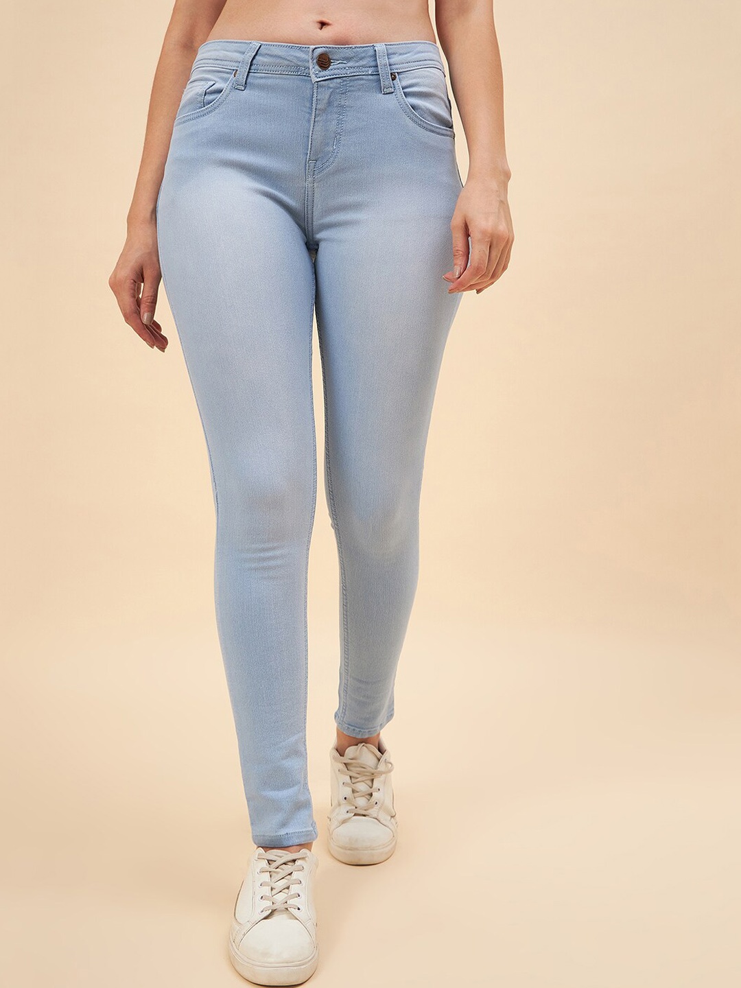 

High Star Women Slim Fit Light Fade Stretchable Jeans, Blue
