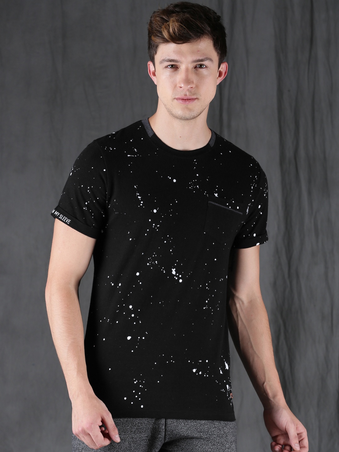 

WROGN Men Black Printed Slim Fit Round Neck T-shirt