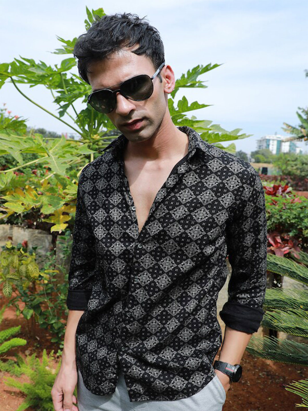

POE Men Smart Slim Fit Geometric Printed Pure Cotton Casual Shirt, Black