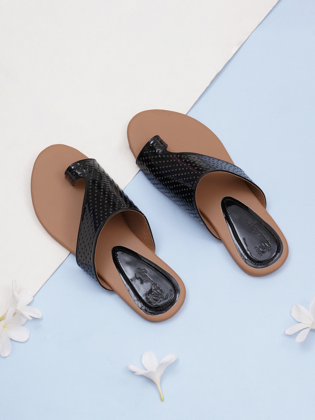 

ELANBERG Synthetic Leather Textured One Toe Flats, Black