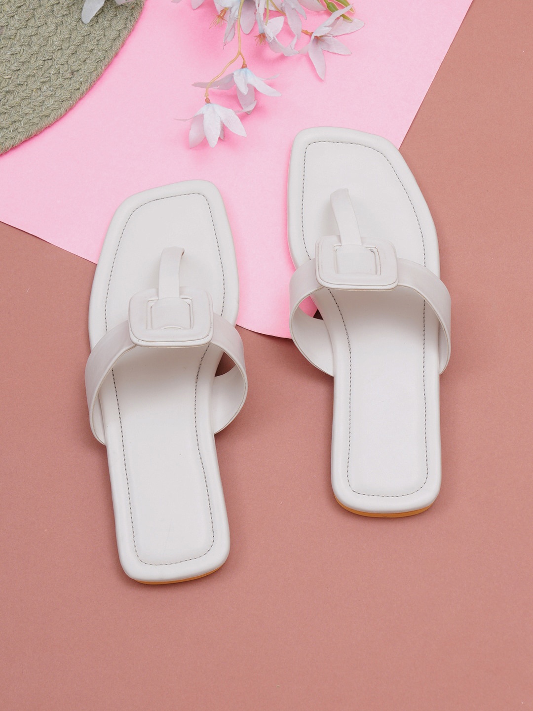 

ELANBERG Synthetic Leather Fashion T-Strap Flat, White