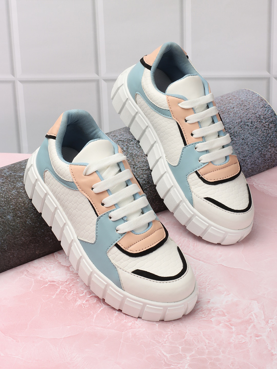 

Roadster Color-Blocked Lightweight Running Sneakers Casual Shoes, White