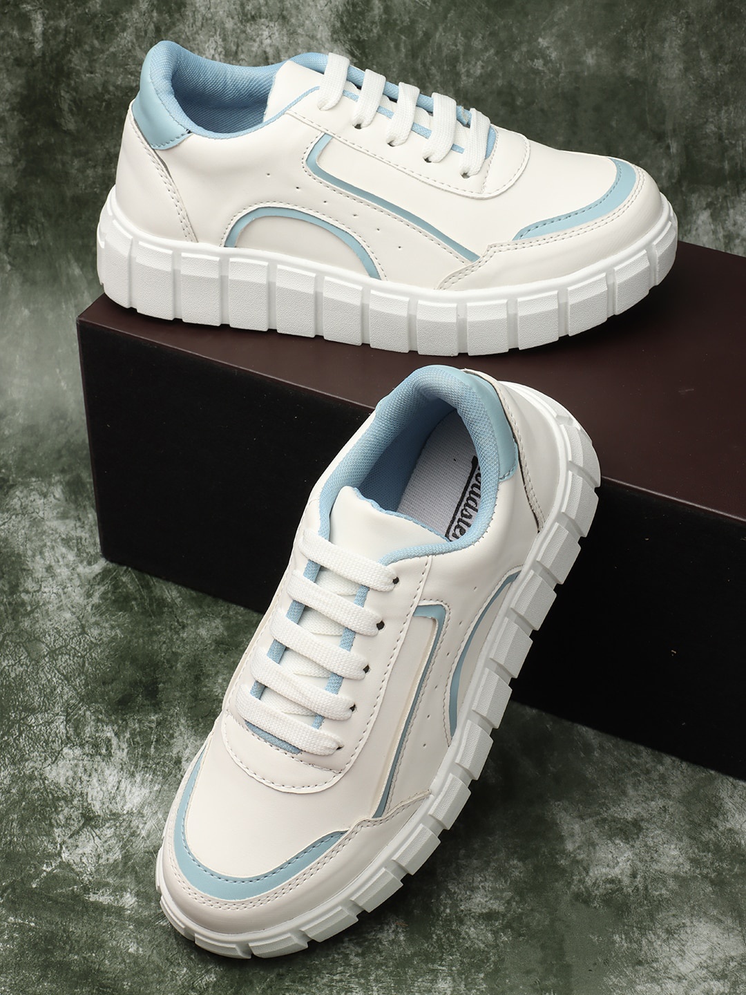 

Roadster Lightweight Running Sneakers Casual Shoes, White