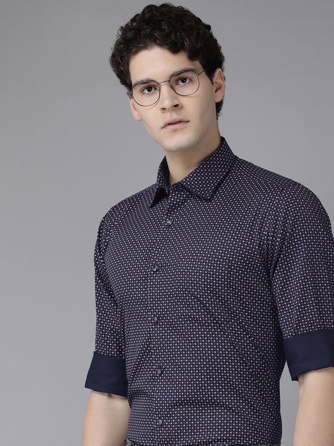 

Van Heusen Custom Fit Printed Pure Cotton Formal Shirt, Navy blue