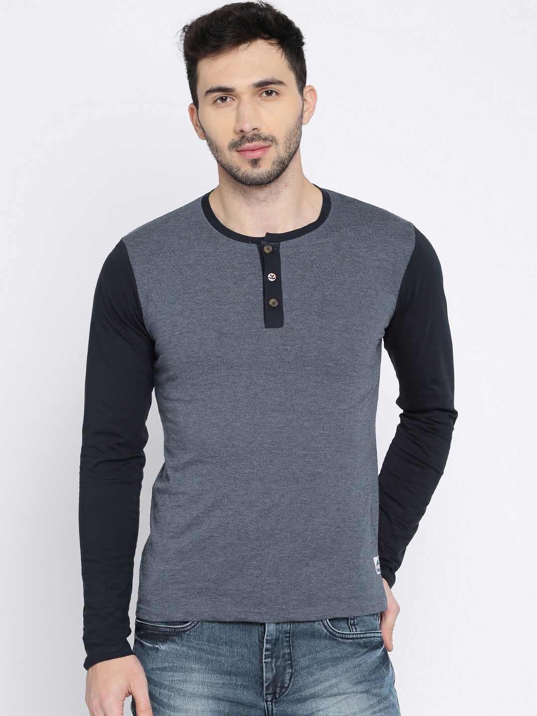 

WROGN Men Navy Blue Solid Henley Neck T-shirt