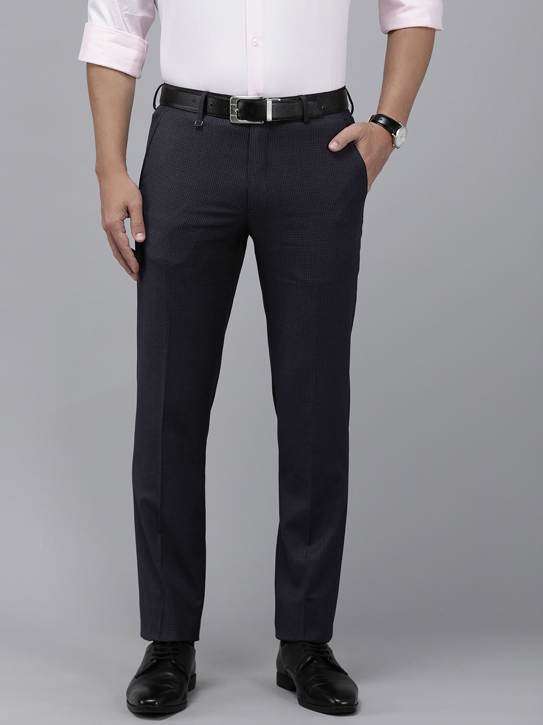 

Van Heusen Men Checked Slim Fit Trousers, Charcoal