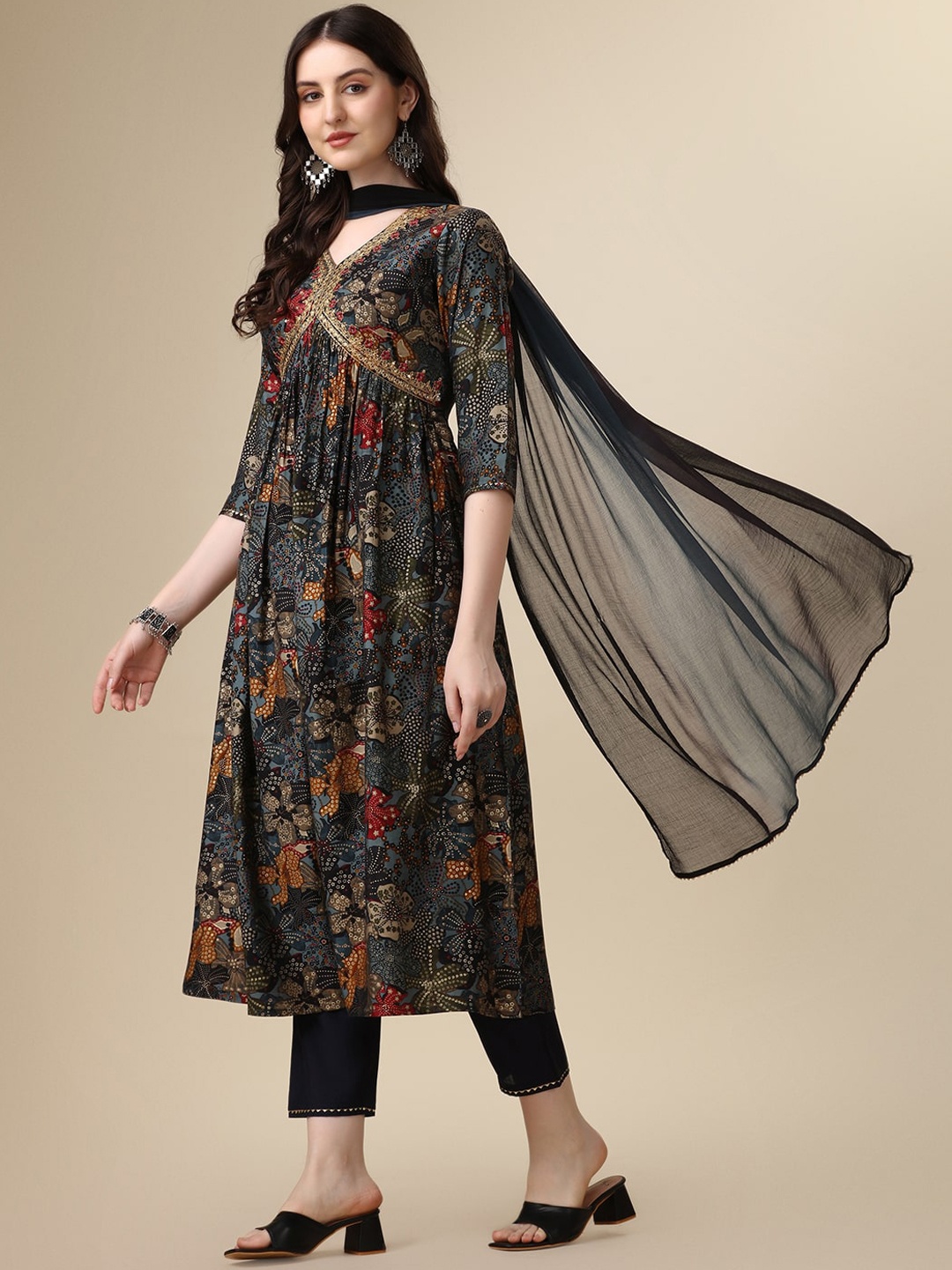 

Berrylicious Floral Embroidered Thread Work Kurta With Trousers & Dupatta, Grey