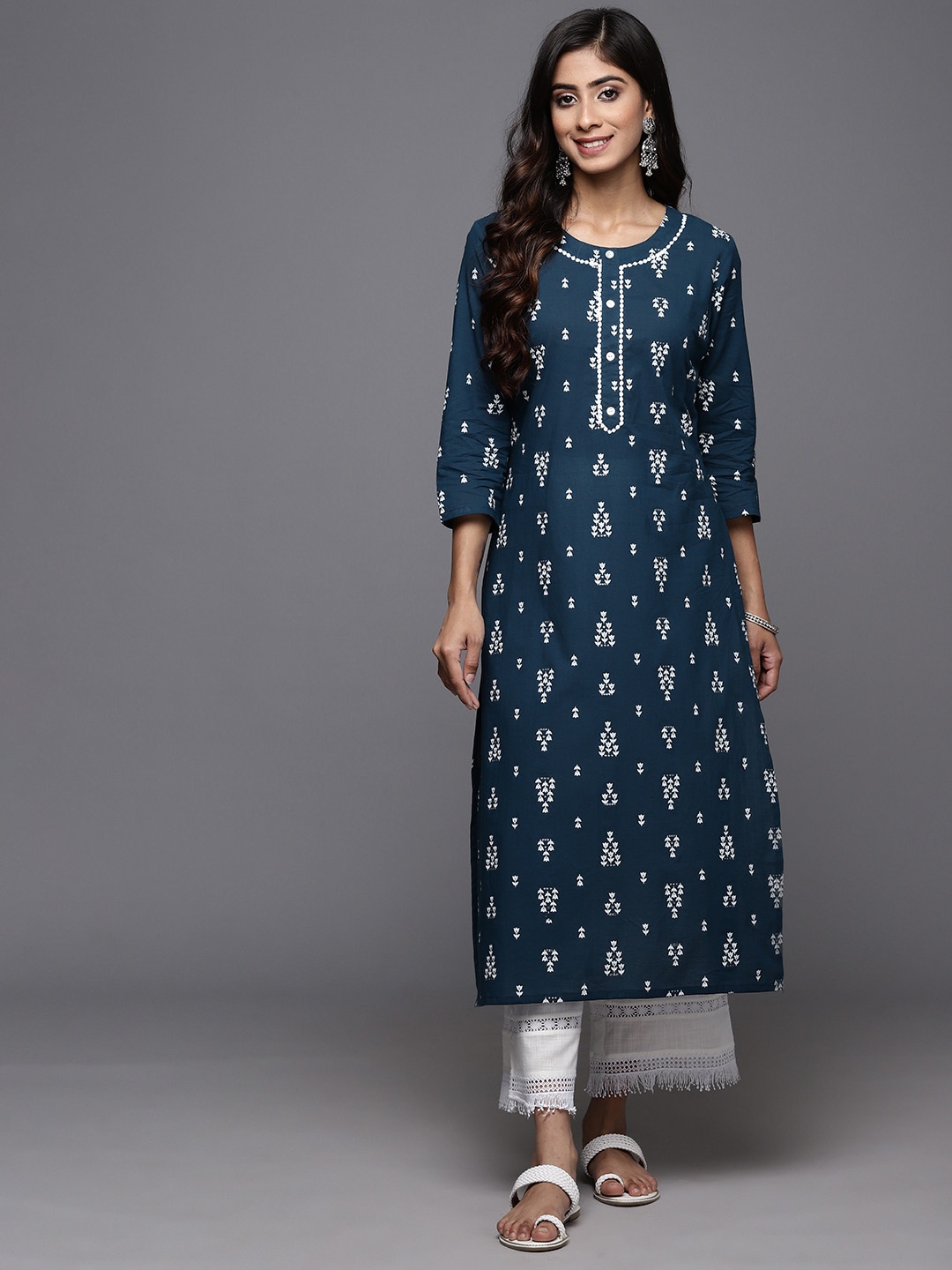 

Varanga Women Floral Printed Thread Work Block Print Pure Cotton Kurta, Navy blue