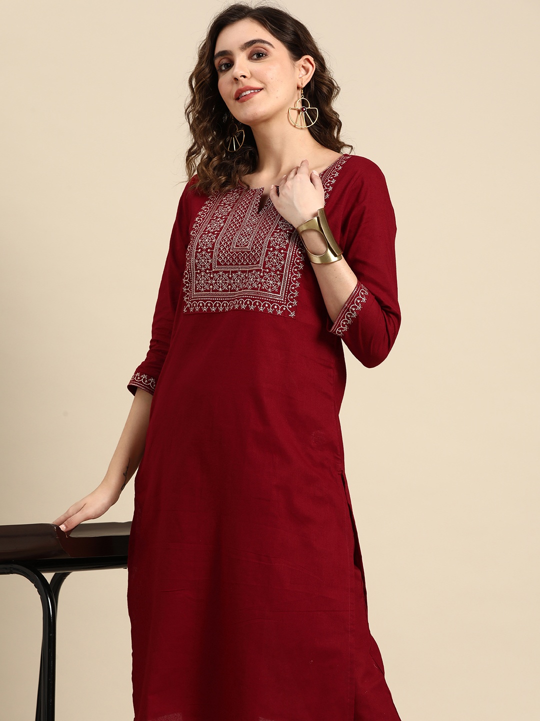 

Sangria Women Ethnic Motifs Yoke Design Regular Pure Cotton Kurta with Trousers, Maroon