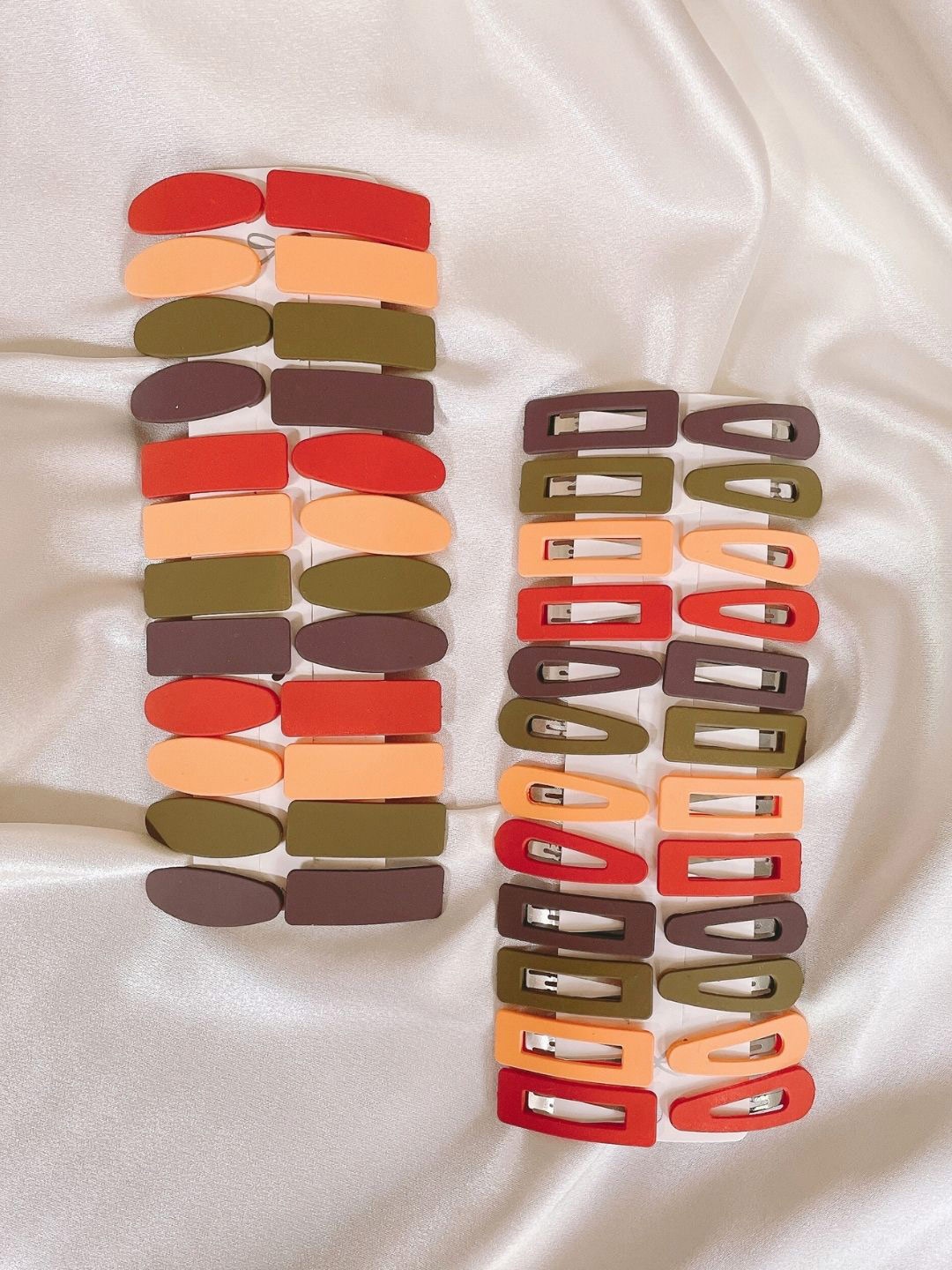 

Mueras Set Of 30 Alligator & Tic Tac Hair Clips, Red