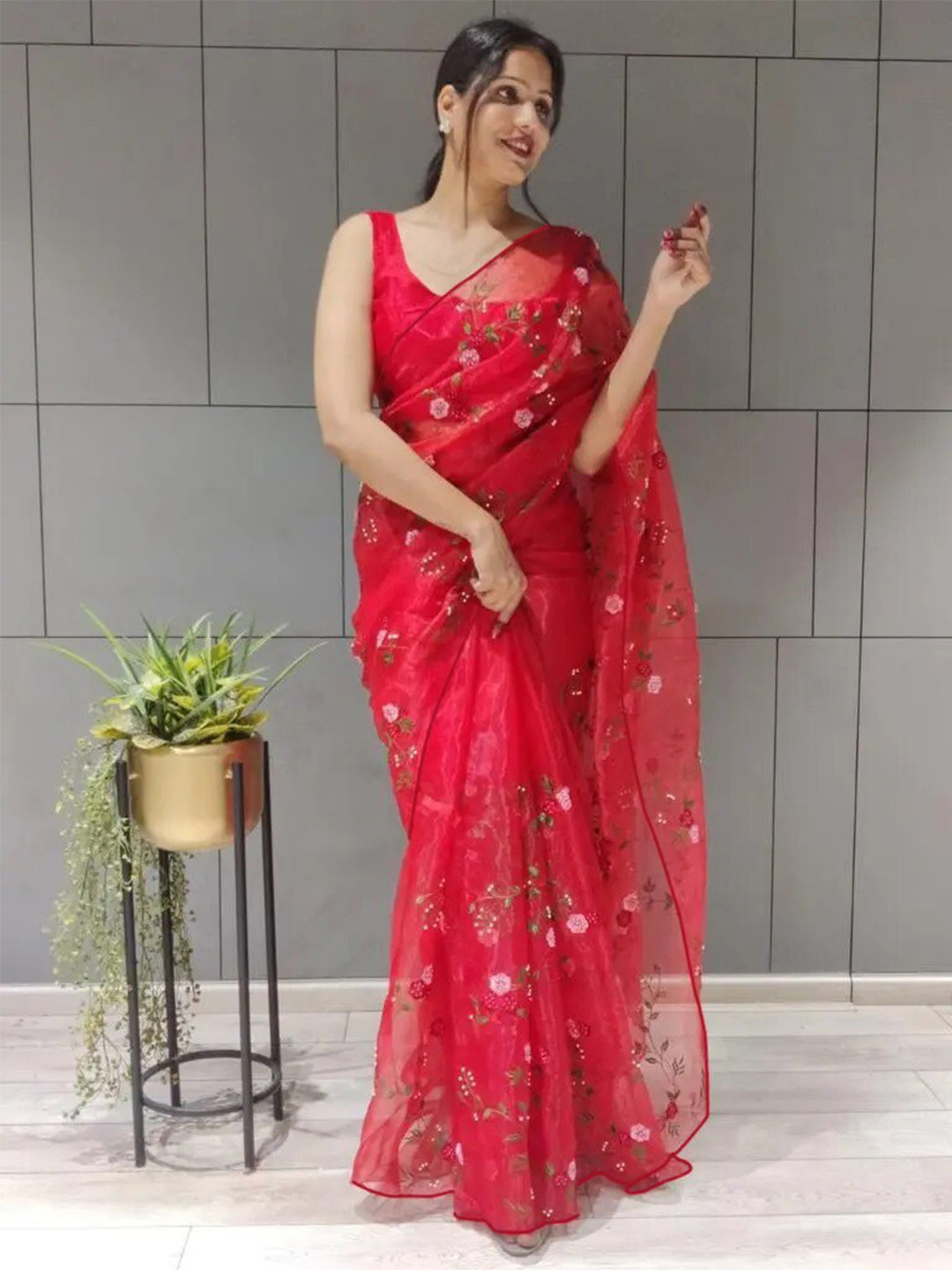 

Kedar Fab Floral Embroidered Organza Saree, Red