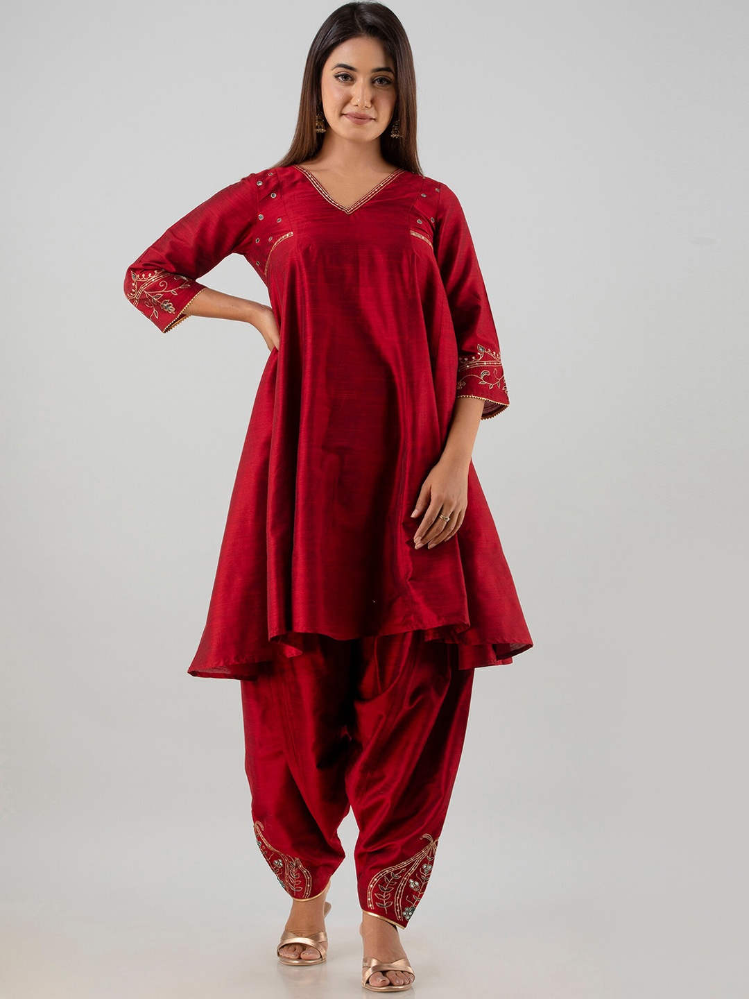 

ADEESHA Floral Embroidered Kurta with Salwar, Maroon