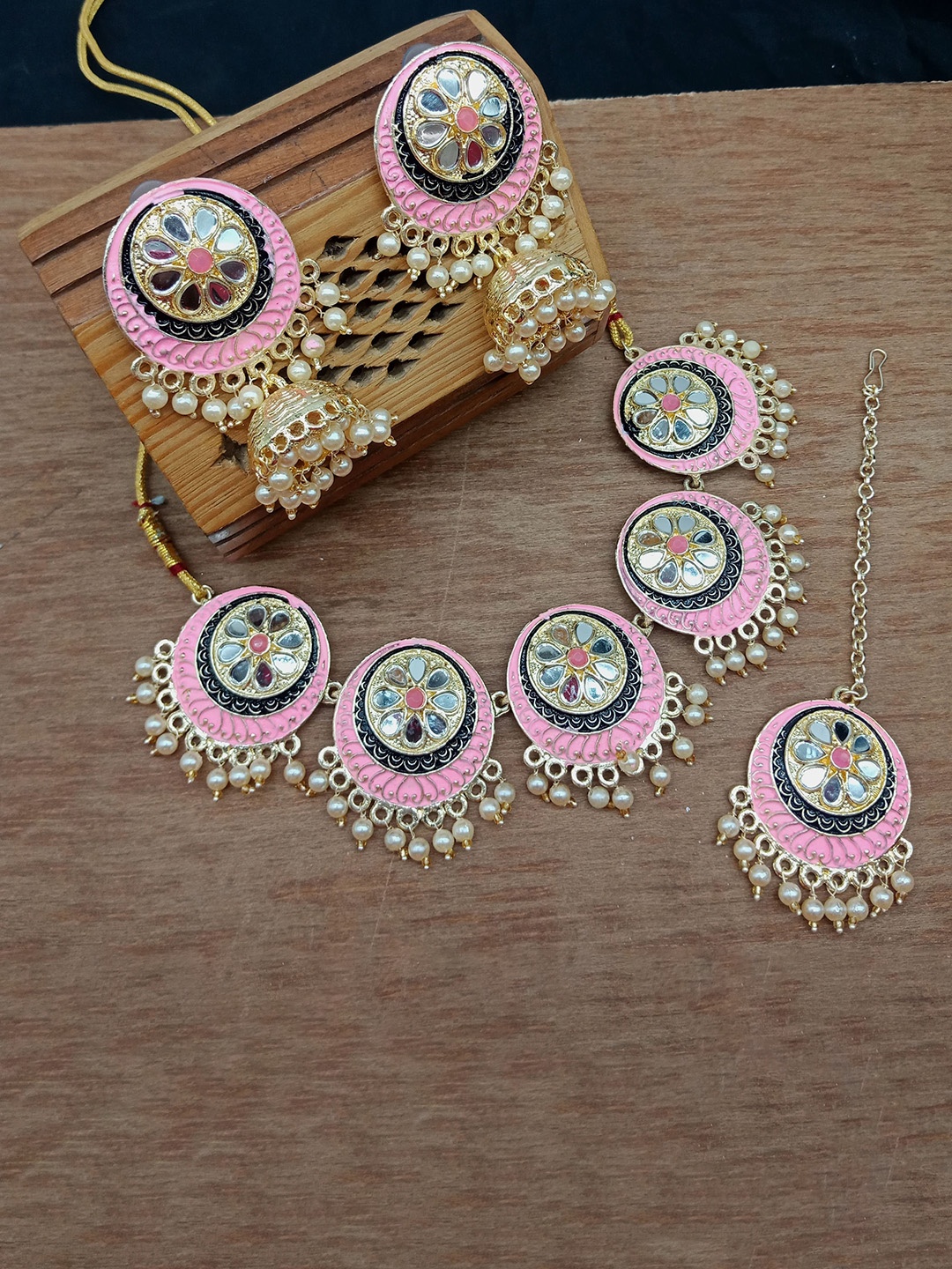 

AASHISH IMITATION Gold-Plated Artificial Stone & Beads Jewellery Set