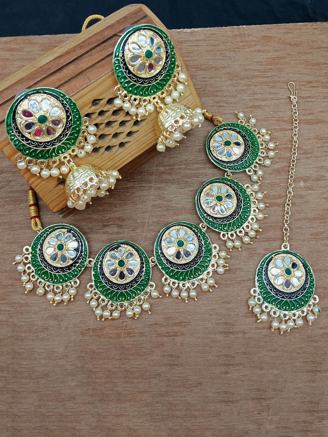 

AASHISH IMITATION Gold-Plated Mirror Coin Jewellery Set With Maang Tikka