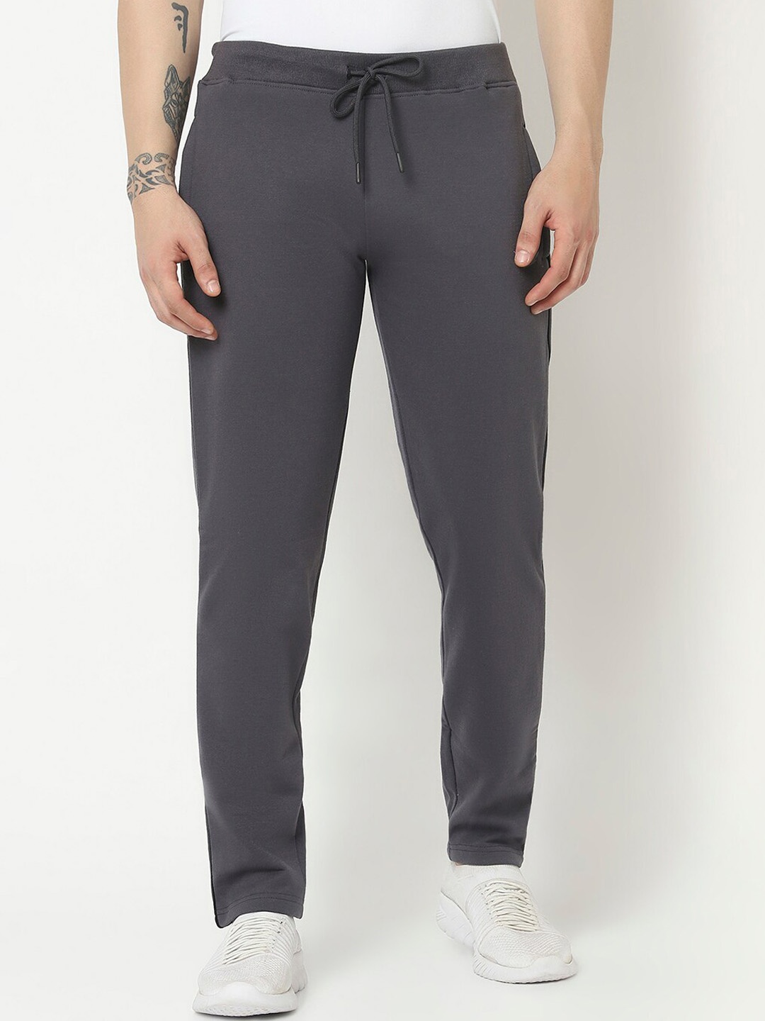 

HiFlyers Men Mid-Rise Cotton Regular-Fit Track Pants, Charcoal