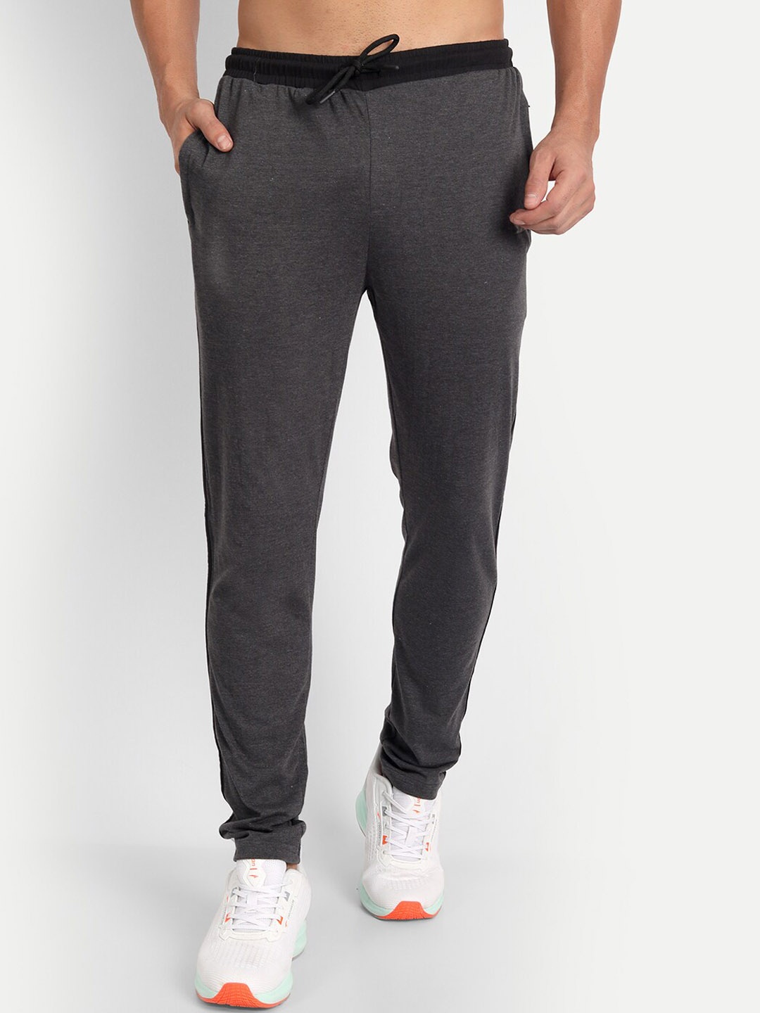 

HiFlyers Men Mid-Rise Cotton Regular-Fit Track Pants, Charcoal