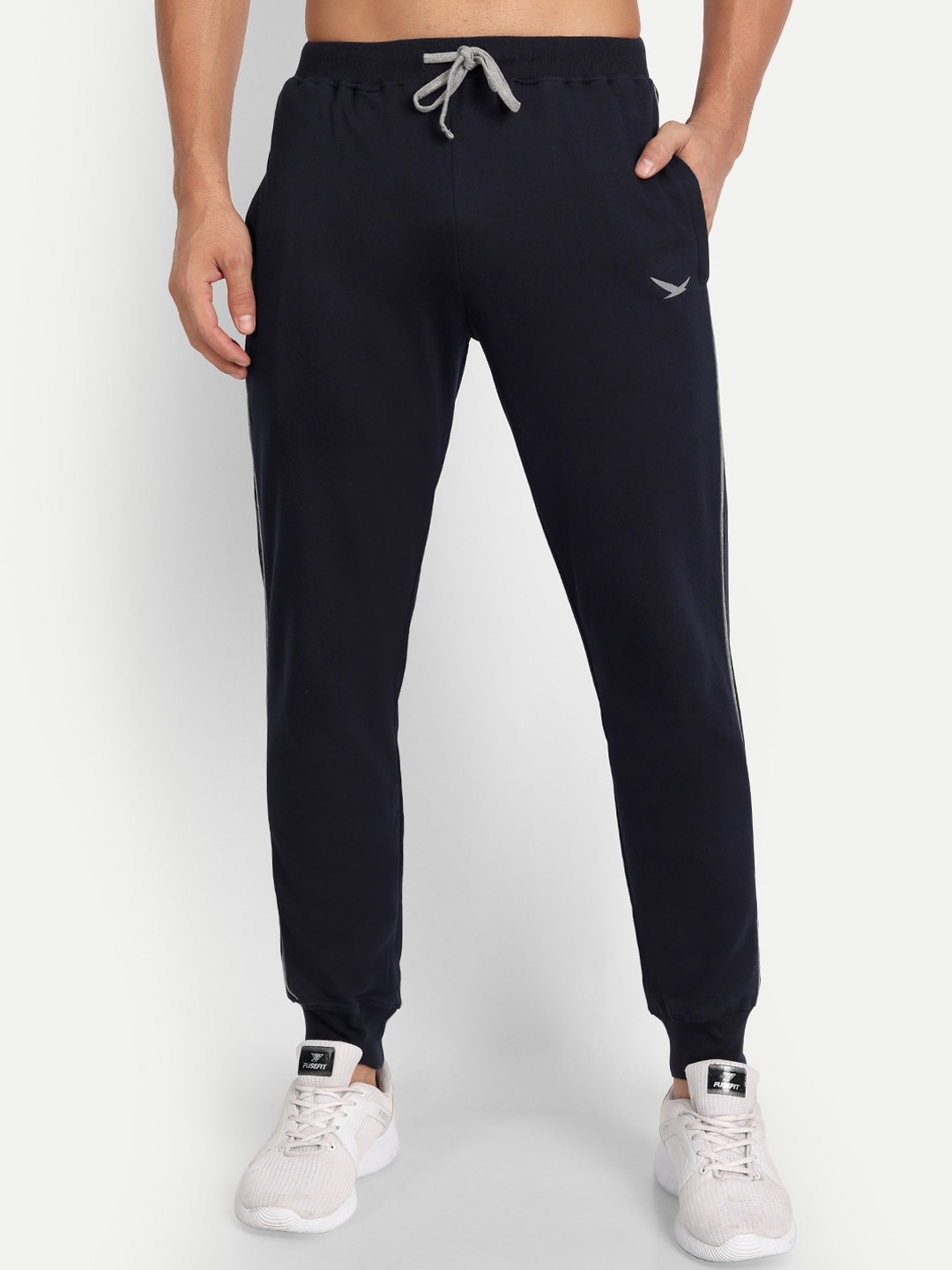 

HiFlyers Men Mid-Rise Joggers, Navy blue