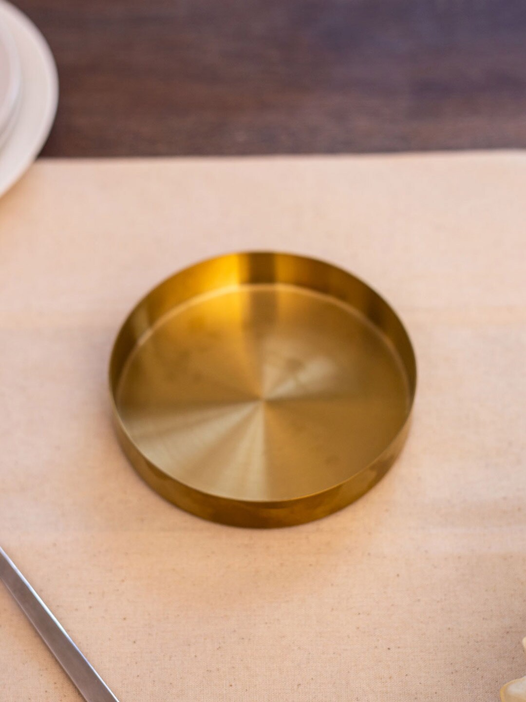 

THEDECORKART Gold Toned Cake Plate With Glass Dome