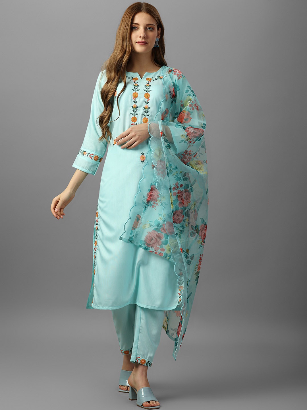 

ASPORA Floral Embroidered Regular Kurta With Trousers & Dupatta, Blue