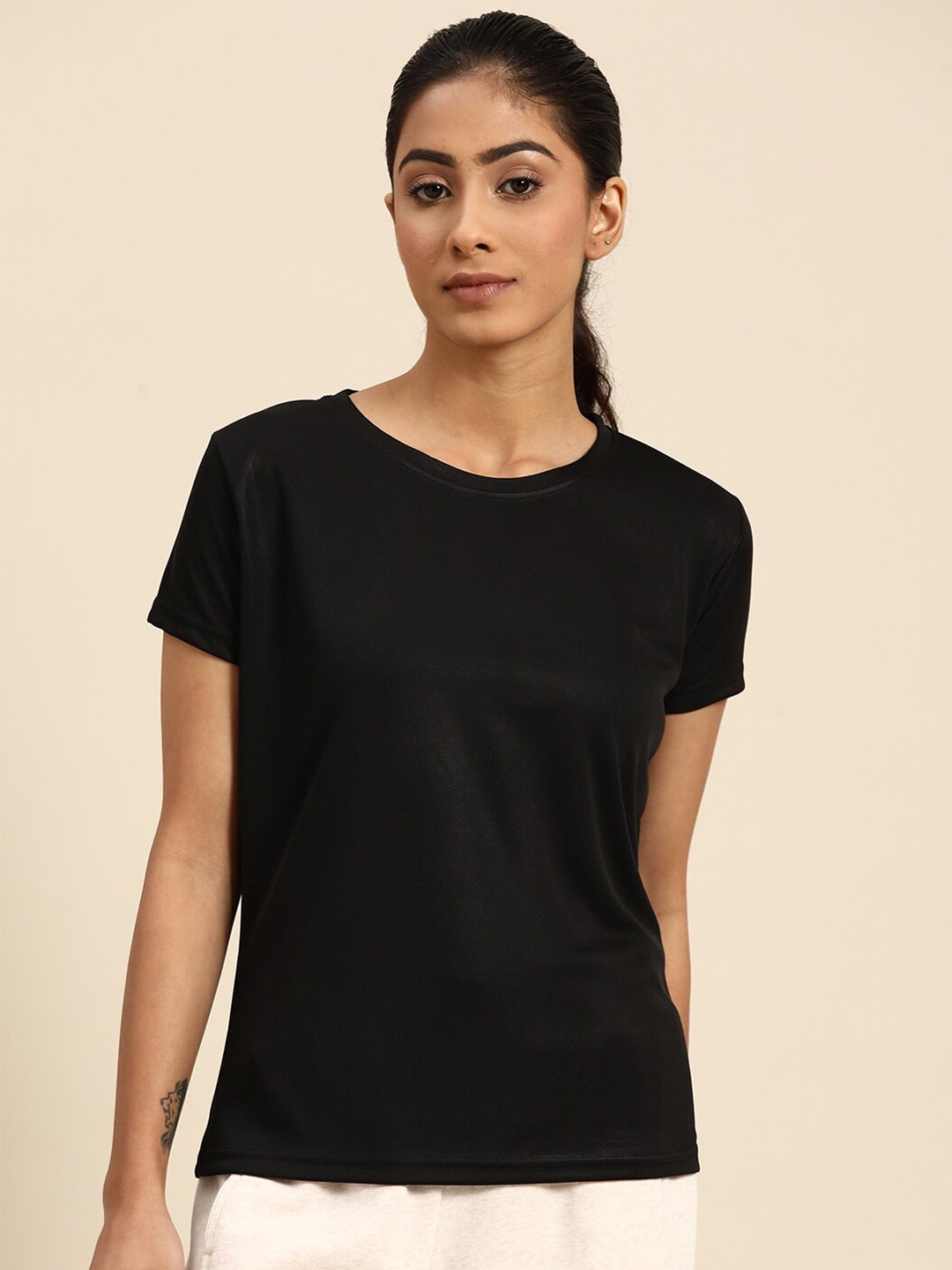 

BAESD Knitted Round Neck Regular-Fit Basic T-Shirt, Black