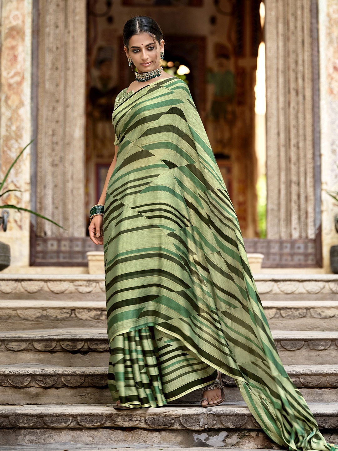 

Triveni Striped Pure Chiffon Saree, Green