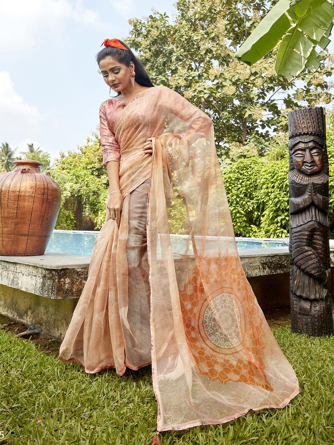 

Triveni Floral Printed Organza Saree, Orange