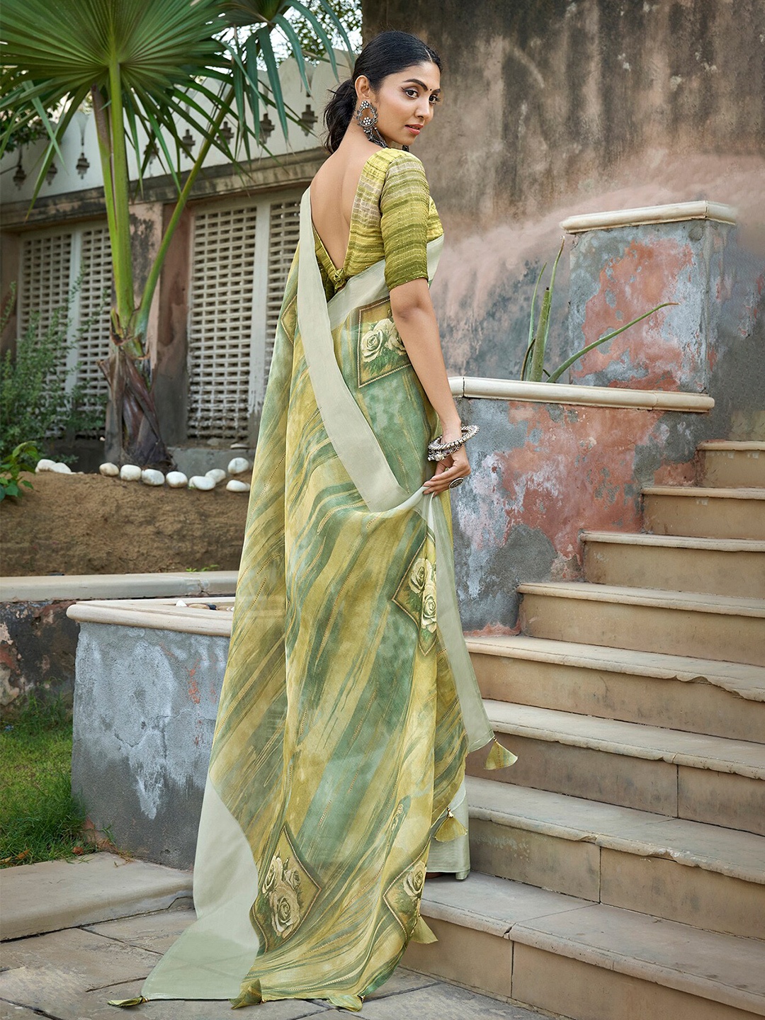 

Triveni Floral Printed Organza Saree, Green