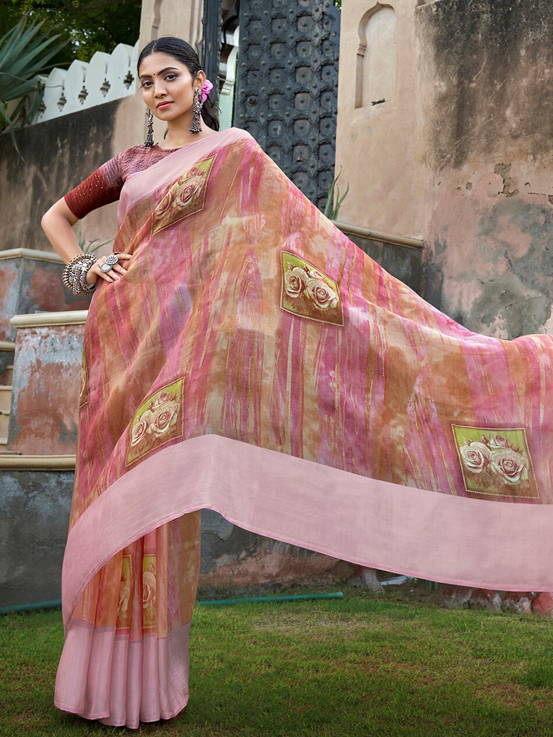 

Triveni Floral Printed Organza Saree, Pink