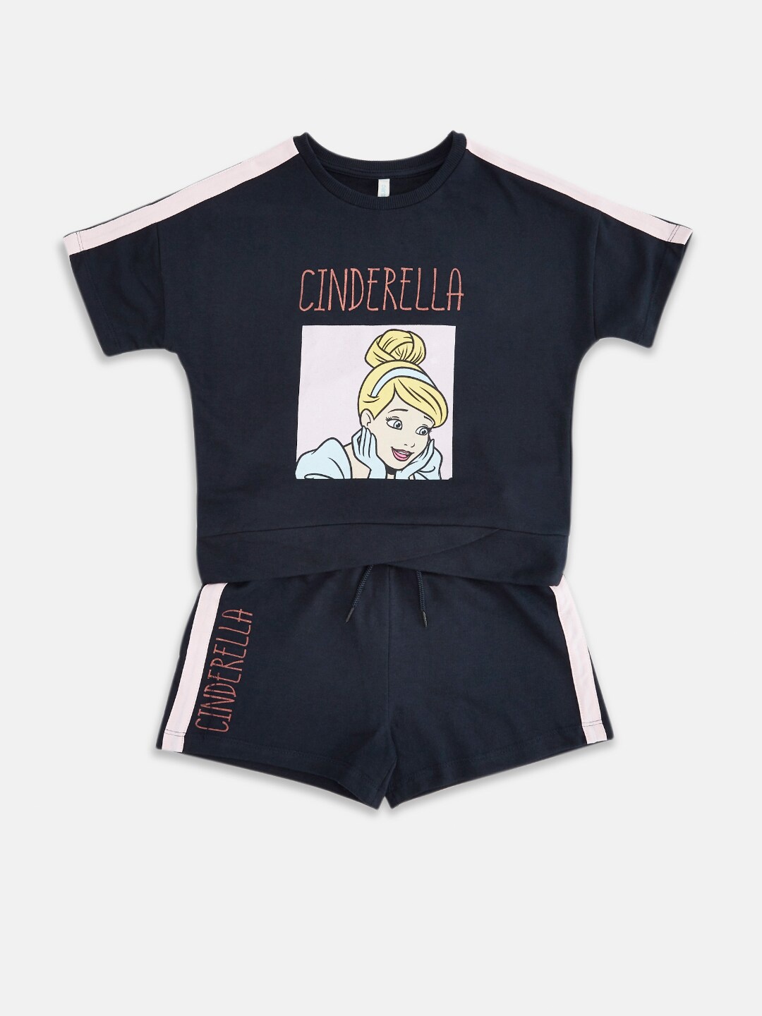 

Pantaloons Junior Girls Cinderella Printed T-shirt with Shorts, Navy blue