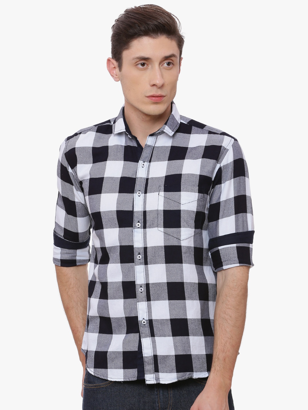 

Campus Sutra Men White & Black Regular Fit Checked Casual Shirt
