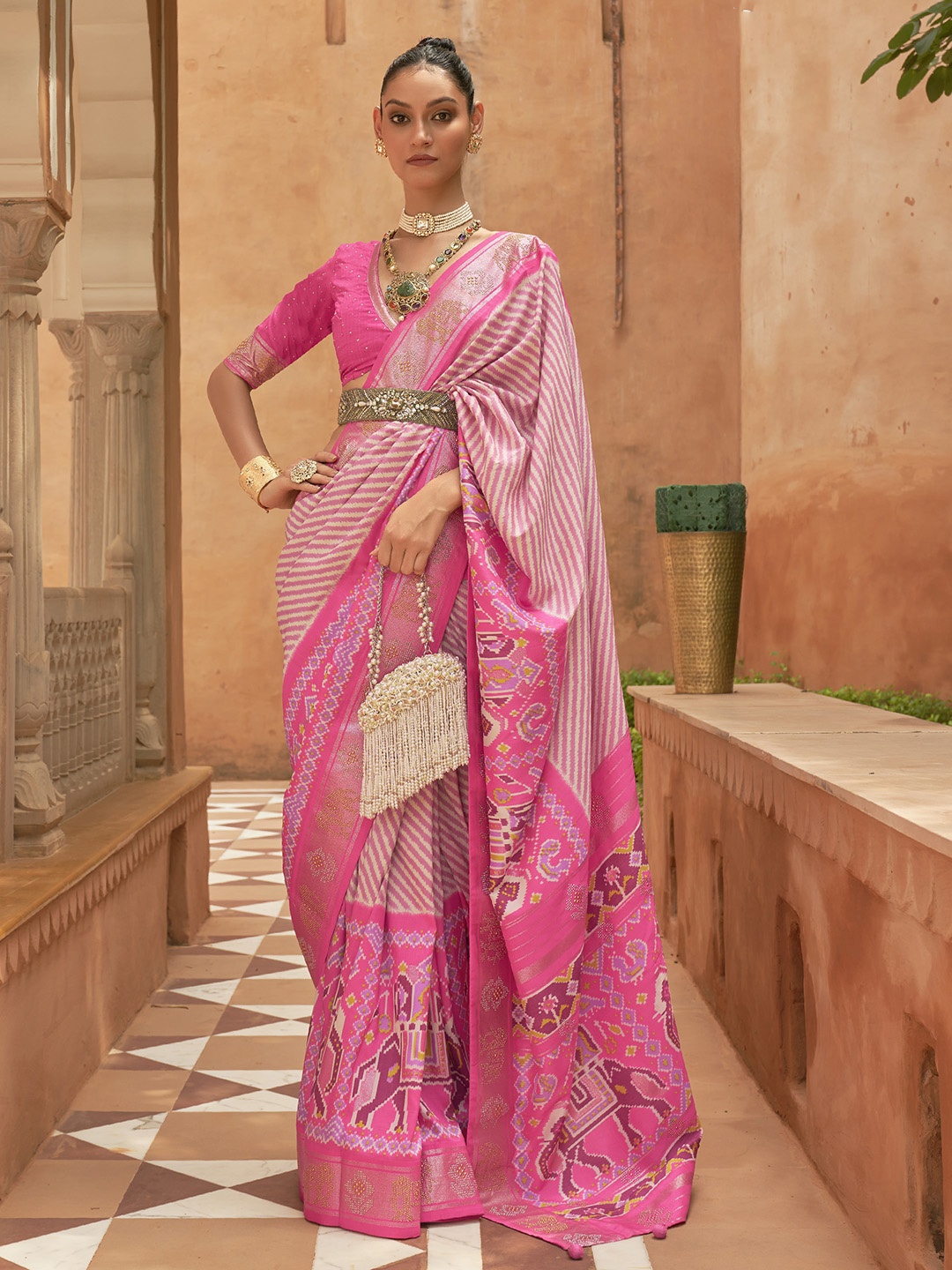 

elora Leheriya Woven Design Zari Pure Silk Patola Saree, Pink