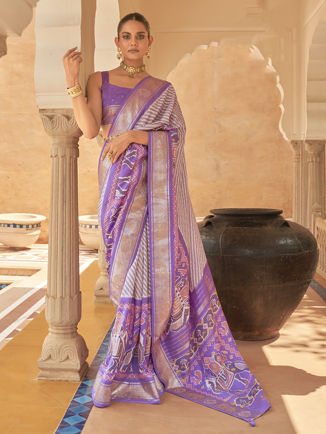 

elora Leheriya Woven Design Zari Pure Silk Patola Saree, Purple