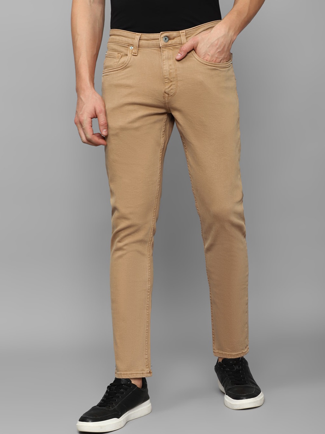 

Louis Philippe Jeans Men Mid-Rise Slim Fit Stretchable Jeans, Camel brown