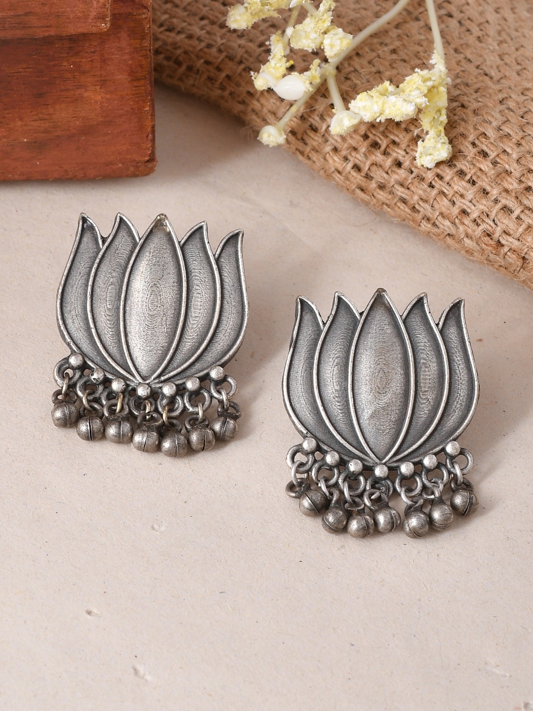 

Ishhaara Contemporary Studs Earrings, Silver