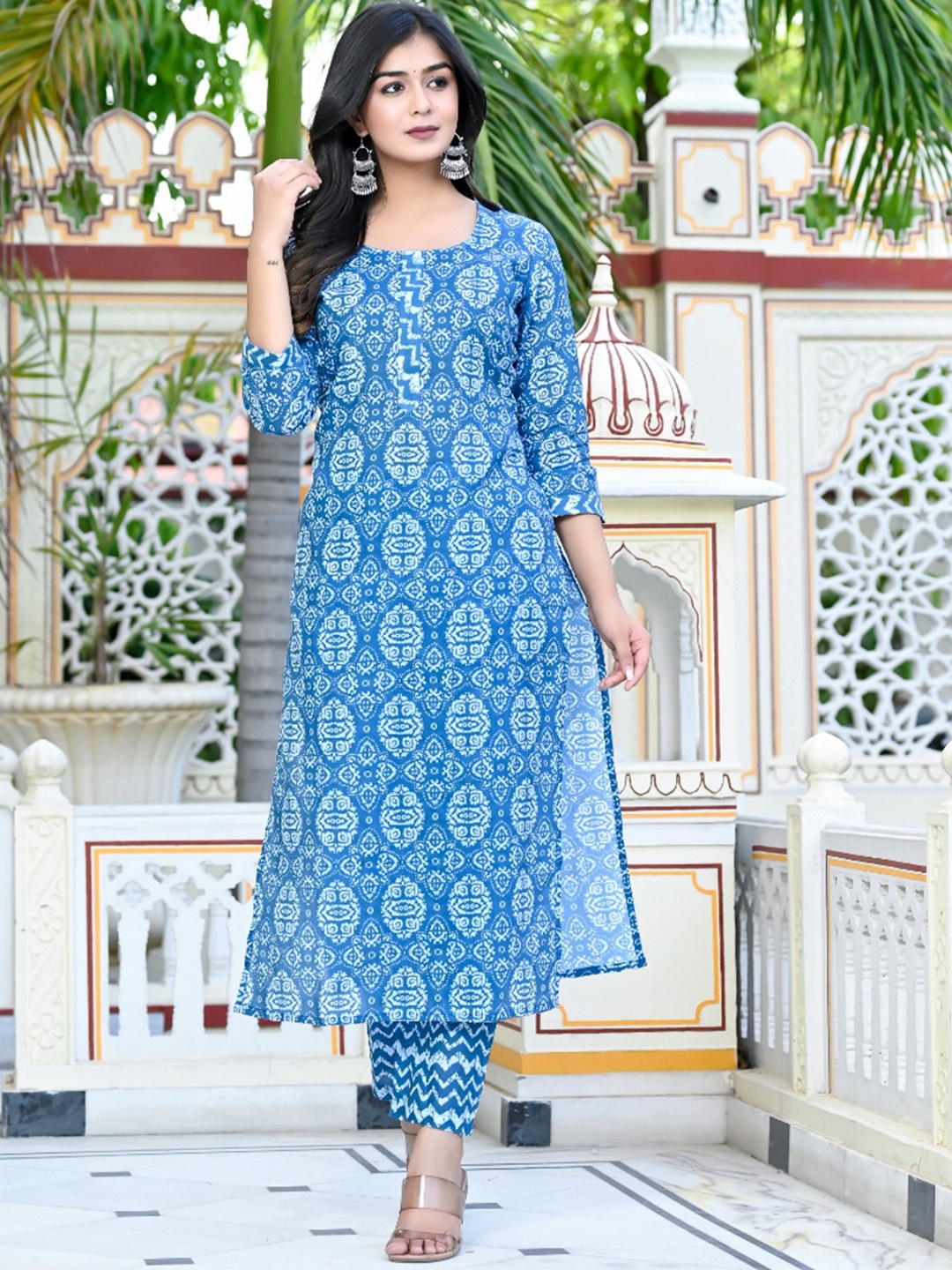 

KALINI Ethnic Motifs Printed Straight Kurta With Trousers, Blue
