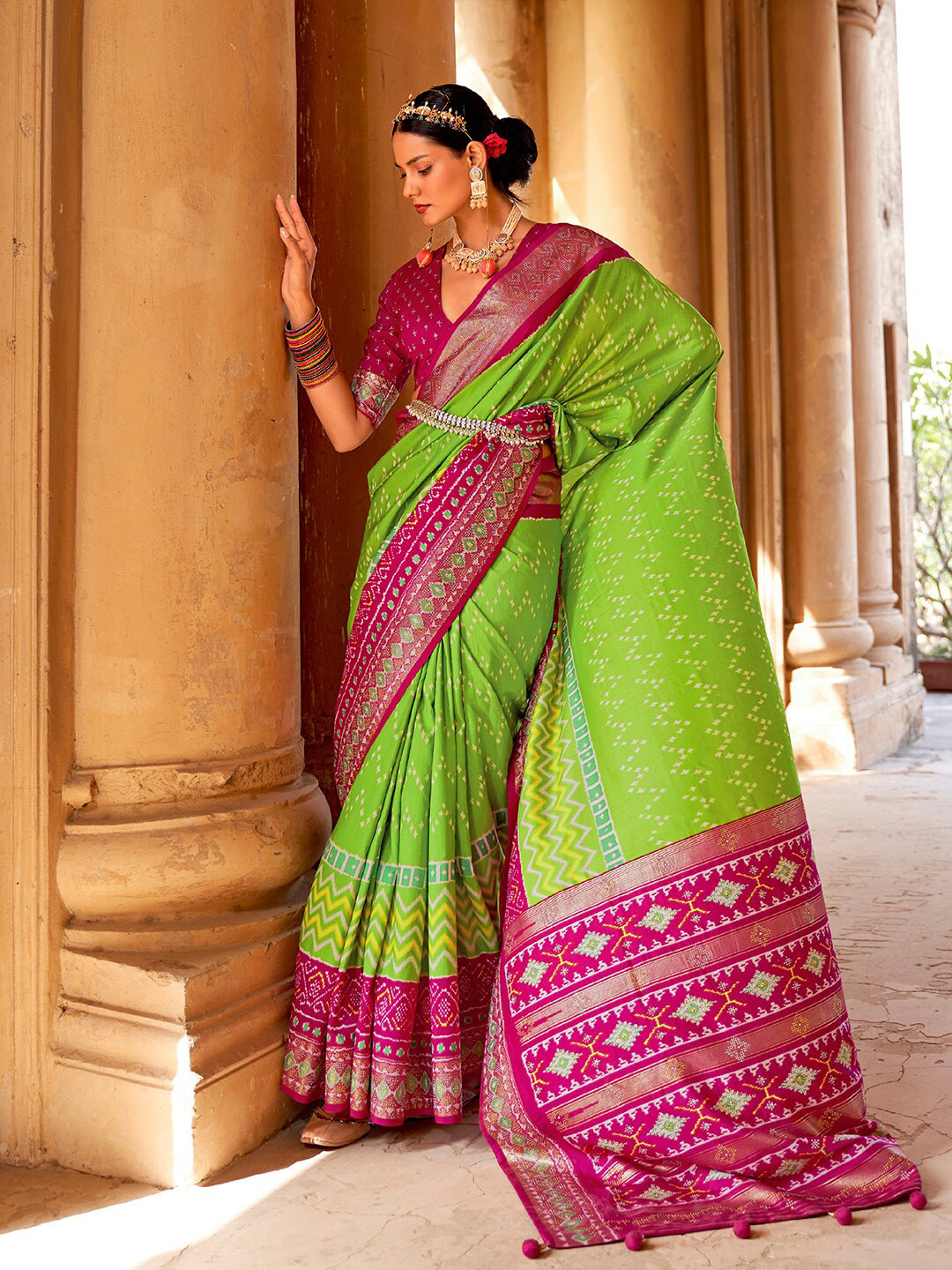 

Anouk Green & Pink Woven Design Ethnic Motifs Zari Silk Blend Banarasi Saree