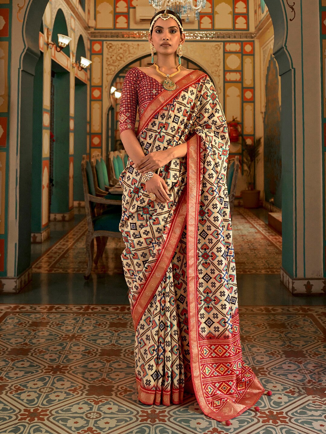 

Anouk Cream-Coloured & Red Printed Zari Banarasi Saree