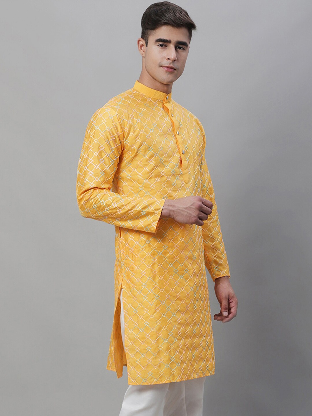 

SOJANYA Geometric Embroidered Mandarin Collar Thread Work Kurta, Mustard