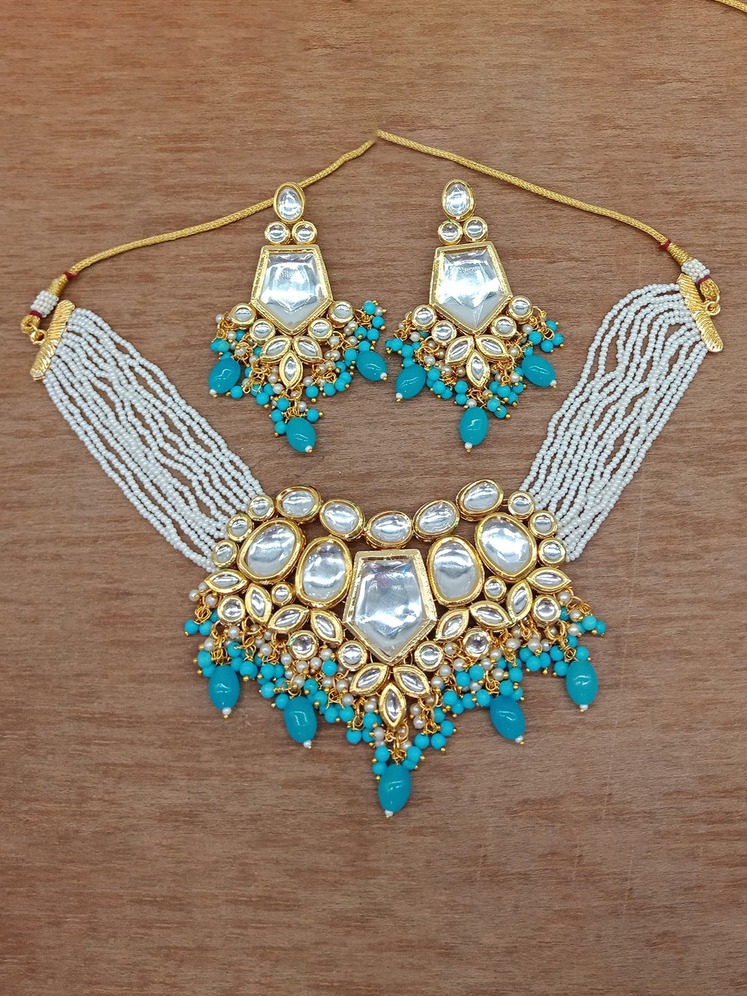 

AASHISH IMITATION Gold-Plated Kundan Studded & Beaded Jewellery Set